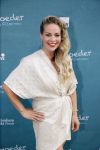 Amsterdam 16 juli 2021
Premiere de Luizenmoeder in Tuschinski. Maaike Martens met partner