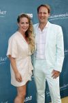 Amsterdam 16 juli 2021
Premiere de Luizenmoeder in Tuschinski. Maaike Martens met partner