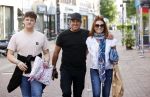 Alkmaar 7 juli 2021
Mary Borsato viert haar 76e verjaardag bij rstaurnt Pluim in Alkmaar.
Aanwezig marco Borsato met zijn vrouw Leontine , Armando Borsato met zijn vriendin en dochters . Silvana Borsato met haar dochter . Ook Senna is erbij.