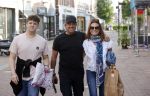 Alkmaar 7 juli 2021
Mary Borsato viert haar 76e verjaardag bij rstaurnt Pluim in Alkmaar.
Aanwezig marco Borsato met zijn vrouw Leontine , Armando Borsato met zijn vriendin en dochters . Silvana Borsato met haar dochter . Ook Senna is erbij.