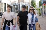 Alkmaar 7 juli 2021
Mary Borsato viert haar 76e verjaardag bij rstaurnt Pluim in Alkmaar.
Aanwezig marco Borsato met zijn vrouw Leontine , Armando Borsato met zijn vriendin en dochters . Silvana Borsato met haar dochter . Ook Senna is erbij.