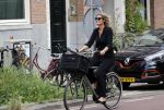 Amsterdam 22 juli 2021
Herdenkingsdienst van Peter R de Vries in Carre .
Matthijs v Nieuwkerk met zijn vriendin Martha Riemsma in gesprek met Eva Jinek en haar manager Kristien v Dillen