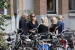 Amsterdam 22 juli 2021
Herdenkingsdienst van Peter R de Vries in Carre .
Matthijs v Nieuwkerk met zijn vriendin Martha Riemsma in gesprek met Eva Jinek en haar manager Kristien v Dillen