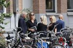 Amsterdam 22 juli 2021
Herdenkingsdienst van Peter R de Vries in Carre .
Matthijs v Nieuwkerk met zijn vriendin Martha Riemsma in gesprek met Eva Jinek en haar manager Kristien v Dillen