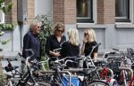 Amsterdam 22 juli 2021
Herdenkingsdienst van Peter R de Vries in Carre .
Matthijs v Nieuwkerk met zijn vriendin Martha Riemsma in gesprek met Eva Jinek en haar manager Kristien v Dillen
