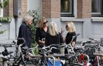 Amsterdam 22 juli 2021
Herdenkingsdienst van Peter R de Vries in Carre .
Matthijs v Nieuwkerk met zijn vriendin Martha Riemsma in gesprek met Eva Jinek en haar manager Kristien v Dillen