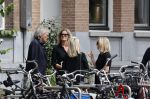 Amsterdam 22 juli 2021
Herdenkingsdienst van Peter R de Vries in Carre .
Matthijs v Nieuwkerk met zijn vriendin Martha Riemsma in gesprek met Eva Jinek en haar manager Kristien v Dillen