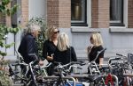 Amsterdam 22 juli 2021
Herdenkingsdienst van Peter R de Vries in Carre .
Matthijs v Nieuwkerk met zijn vriendin Martha Riemsma in gesprek met Eva Jinek en haar manager Kristien v Dillen