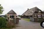 Epse 18 juni 2021
Huis Mc Snelle in Epse . Hij heeft er ook een studio bij waar hij opnames maakt van zijn liedjes.