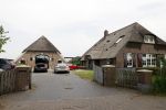 Epse 18 juni 2021
Huis Mc Snelle in Epse . Hij heeft er ook een studio bij waar hij opnames maakt van zijn liedjes.