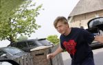 Epse 18 juni 2021
Huis Mc Snelle in Epse . Hij heeft er ook een studio bij waar hij opnames maakt van zijn liedjes.