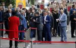 Amsterdam 22 juli 2021
Herdenkingsdienst van Peter R de Vries in Carre .
De moeder van Nicky Verstappen omhelst Dave Mattheijs, Officier van Justitie in de zaak Verstappen