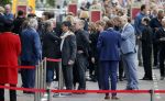 Amsterdam 22 juli 2021
Herdenkingsdienst van Peter R de Vries in Carre .
De moeder van Nicky Verstappen omhelst Dave Mattheijs, Officier van Justitie in de zaak Verstappen