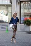 Amsterdam 8 juli 2021
Boekpresentatie Nicolette v Dam en Bas Smit bij boekhandel Scheltema. Mona Keijzer ontvangt het eerste boek .