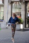 Amsterdam 8 juli 2021
Boekpresentatie Nicolette v Dam en Bas Smit bij boekhandel Scheltema. Mona Keijzer ontvangt het eerste boek .