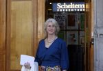Amsterdam 8 juli 2021
Boekpresentatie Nicolette v Dam en Bas Smit bij boekhandel Scheltema. Mona Keijzer ontvangt het eerste boek .