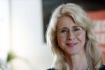 Amsterdam 8 juli 2021
Boekpresentatie Nicolette v Dam en Bas Smit bij boekhandel Scheltema. Mona Keijzer ontvangt het eerste boek .