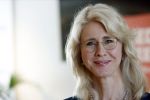 Amsterdam 8 juli 2021
Boekpresentatie Nicolette v Dam en Bas Smit bij boekhandel Scheltema. Mona Keijzer ontvangt het eerste boek .