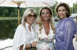 Amsterdam 8 juli 2021
Terras feestje van Talkies bij Strand zuid. Monique Westenberg met Kristina Bozilovic en Lonneke Notenboom