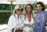 Amsterdam 8 juli 2021
Terras feestje van Talkies bij Strand zuid. Monique Westenberg met Kristina Bozilovic en Lonneke Notenboom