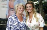 Amsterdam 8 juli 2021
Terras feestje van Talkies bij Strand zuid. Monique Westenberg met haar moeder