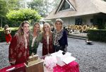 Blaricum 6 juli 2021
Gordon viert zijn verjaardag en dat hij zijn huis verkocht heeft. Ook gaat hij verhuizen naar Dubai. Nathalie Moser met collegas