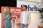 Amsterdam 8 juli 2021
Boekpresentatie Nicolette v Dam en Bas Smit bij boekhandel Scheltema. Mona Keijzer ontvangt het eerste boek .