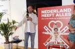Amsterdam 8 juli 2021
Boekpresentatie Nicolette v Dam en Bas Smit bij boekhandel Scheltema. Mona Keijzer ontvangt het eerste boek .