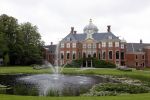 Den haag 16 juli 2021
Koninklijk fotouurtje met Koning Willem Alexander Koningin Maxima Prinses Amalia Alexia en Ariane in de tuin van Paleis Huis ten Bosch.