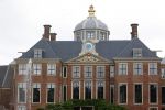 Den haag 16 juli 2021
Koninklijk fotouurtje met Koning Willem Alexander Koningin Maxima Prinses Amalia Alexia en Ariane in de tuin van Paleis Huis ten Bosch.