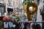 Amsterdam A4 18 juli 2021
Bloemenzee voor Peter R de Vries en Abri van Peter bij schiphol naast de A4