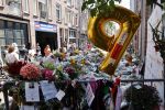Amsterdam A4 18 juli 2021
Bloemenzee voor Peter R de Vries en Abri van Peter bij schiphol naast de A4
