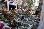 Amsterdam A4 18 juli 2021
Bloemenzee voor Peter R de Vries en Abri van Peter bij schiphol naast de A4