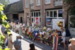 Amsterdam A4 18 juli 2021
Bloemenzee voor Peter R de Vries en Abri van Peter bij schiphol naast de A4
