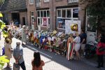 Amsterdam A4 18 juli 2021
Bloemenzee voor Peter R de Vries en Abri van Peter bij schiphol naast de A4
