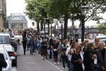 Amsterdam 21 juli 2021
Het publiek kan afscheid nemen van Peter R de Vries . Peter ligt opgebaard in Carre . er komen duizenden mensen langs.
