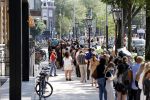Amsterdam 21 juli 2021
Het publiek kan afscheid nemen van Peter R de Vries . Peter ligt opgebaard in Carre . er komen duizenden mensen langs.