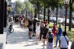 Amsterdam 21 juli 2021
Het publiek kan afscheid nemen van Peter R de Vries . Peter ligt opgebaard in Carre . er komen duizenden mensen langs.