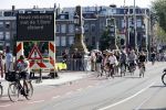 Amsterdam 21 juli 2021
Het publiek kan afscheid nemen van Peter R de Vries . Peter ligt opgebaard in Carre . er komen duizenden mensen langs.