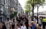 Amsterdam 21 juli 2021
Het publiek kan afscheid nemen van Peter R de Vries . Peter ligt opgebaard in Carre . er komen duizenden mensen langs.