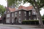 Enschede 22 juni 2021
Pieter Omtzigt wandelt elke dag een paar uur om tot rust te komen . Pieter zijn huis waar hij met zijn vrouw Ayfer Koc woont