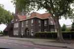 Enschede 22 juni 2021
Pieter Omtzigt wandelt elke dag een paar uur om tot rust te komen . Pieter zijn huis waar hij met zijn vrouw Ayfer Koc woont