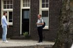 Enschede 22 juni 2021
Pieter Omtzigt wandelt elke dag een paar uur om tot rust te komen . Nick Dijkman staat met Pieter Omtzigt te kletsen.