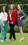 Den haag 16 juli 2021
Koninklijk fotouurtje met Koning Willem Alexander Koningin Maxima Prinses Amalia Alexia en Ariane in de tuin van Paleis Huis ten Bosch.