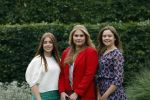 Den haag 16 juli 2021
Koninklijk fotouurtje met Koning Willem Alexander Koningin Maxima Prinses Amalia Alexia en Ariane in de tuin van Paleis Huis ten Bosch.