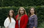 Den haag 16 juli 2021
Koninklijk fotouurtje met Koning Willem Alexander Koningin Maxima Prinses Amalia Alexia en Ariane in de tuin van Paleis Huis ten Bosch.