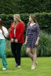 Den haag 16 juli 2021
Koninklijk fotouurtje met Koning Willem Alexander Koningin Maxima Prinses Amalia Alexia en Ariane in de tuin van Paleis Huis ten Bosch.