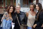Amsterdam 20 juni 2021
Rachel hazes zus Els Hofland en Jacqueline Slaats en een kennis  bij de amsterdamse zomer in het Olympisch stadion.