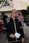 Blaricum 6 juli 2021
Gordon viert zijn verjaardag en dat hij zijn huis verkocht heeft. Ook gaat hij verhuizen naar Dubai. Rogier v d Linden