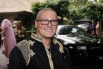 Blaricum 6 juli 2021
Gordon viert zijn verjaardag en dat hij zijn huis verkocht heeft. Ook gaat hij verhuizen naar Dubai. Rogier v d Linden